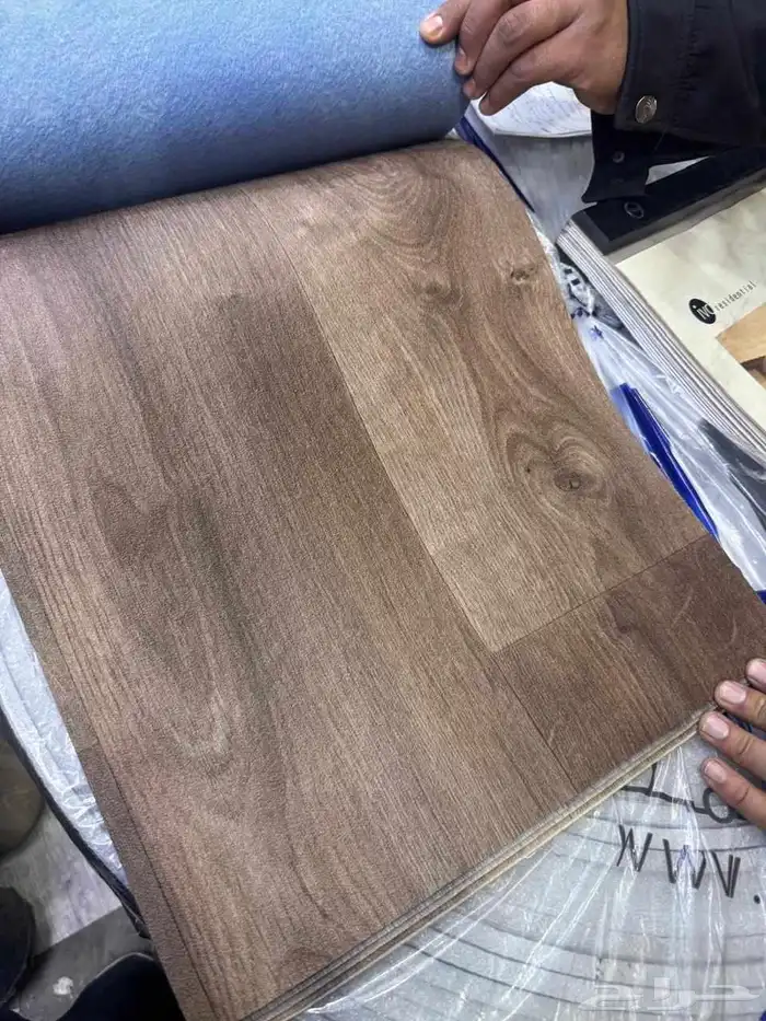 فينيل مبطن مقاوم للماء والخدش  يعطي شكل فخم ولمسة ناعمة 17