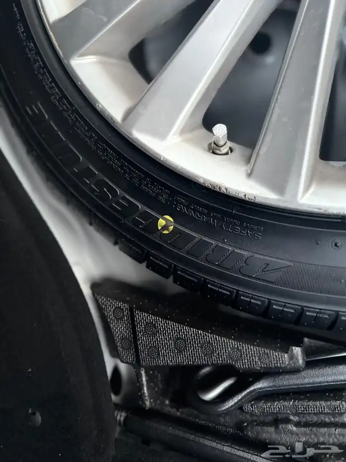 لكزس LS 460 ( مخزن ) 36