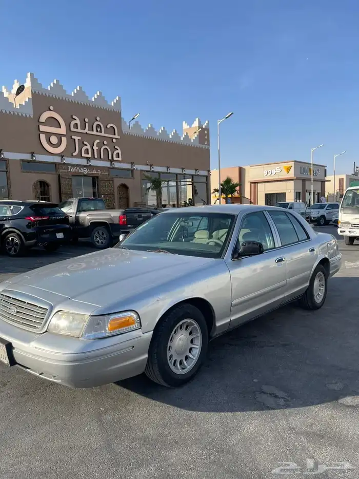 فورد فكتوريا 2002 4