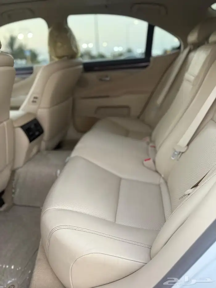 لكزس LS 460 ( مخزن ) 9