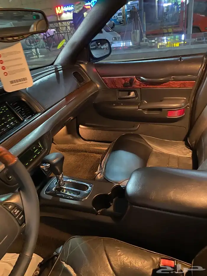 فورد كروان فكتوريا قير ارضي 25