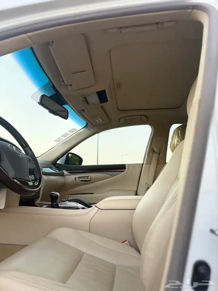 لكزس LS 460 ( مخزن ) 4