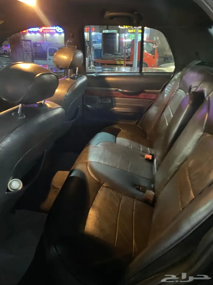 فورد كروان فكتوريا قير ارضي 26