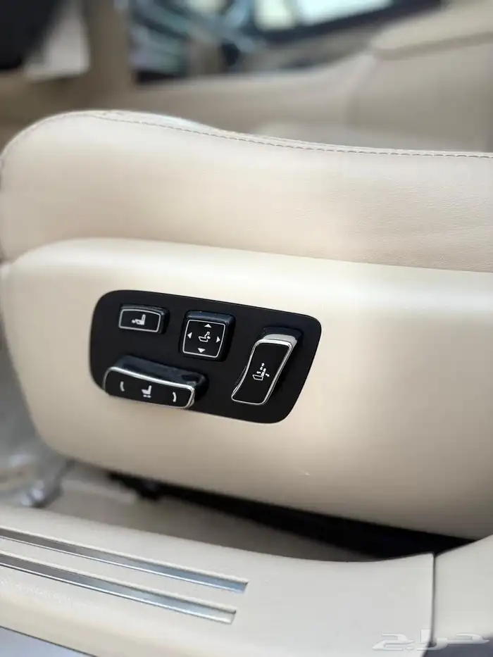 لكزس LS 460 ( مخزن ) 6