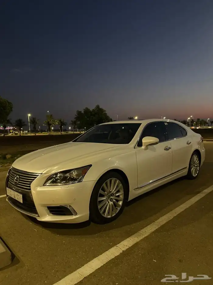 لكزس LS 460 ( مخزن ) 33