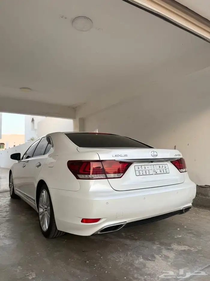 لكزس LS 460 ( مخزن ) 29