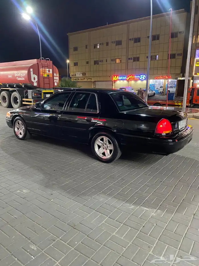 فورد كروان فكتوريا قير ارضي 24