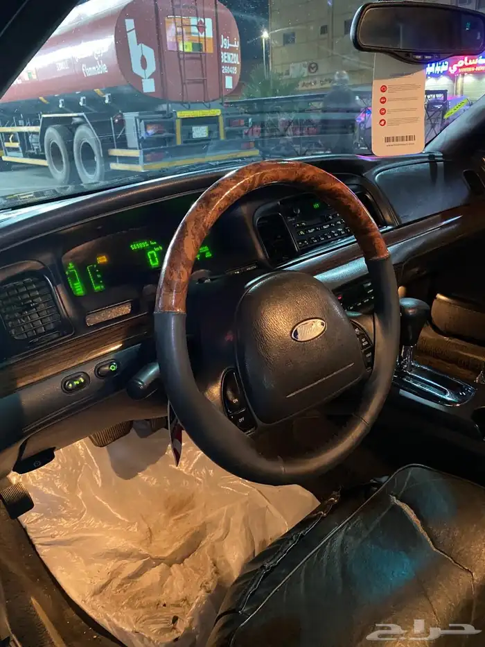 فورد كروان فكتوريا قير ارضي 14