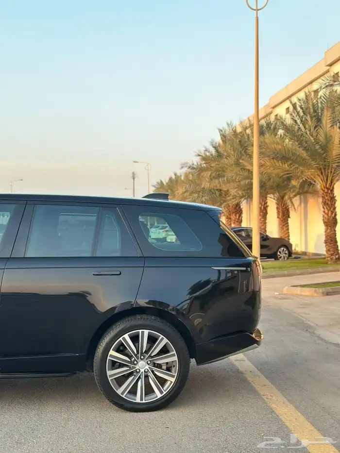 رنج روفر HSE 2023 ناغي على الضمان 7