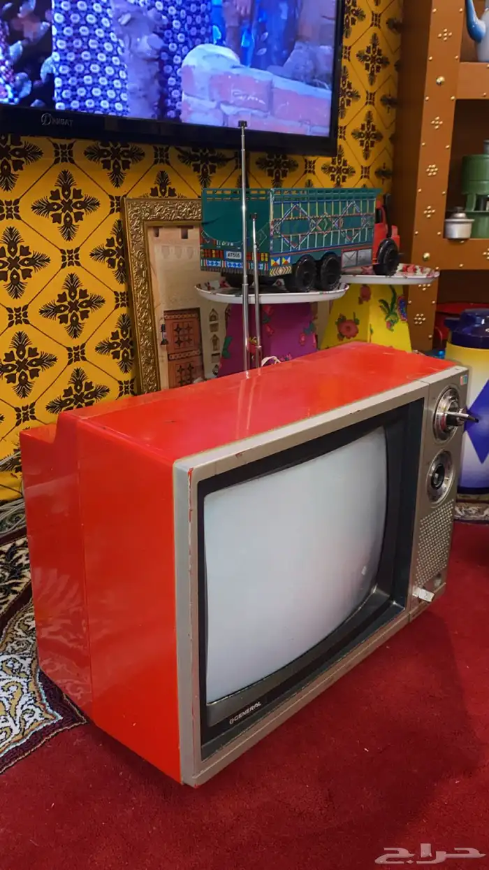 تلفزيون تراثي قديم جدا 2