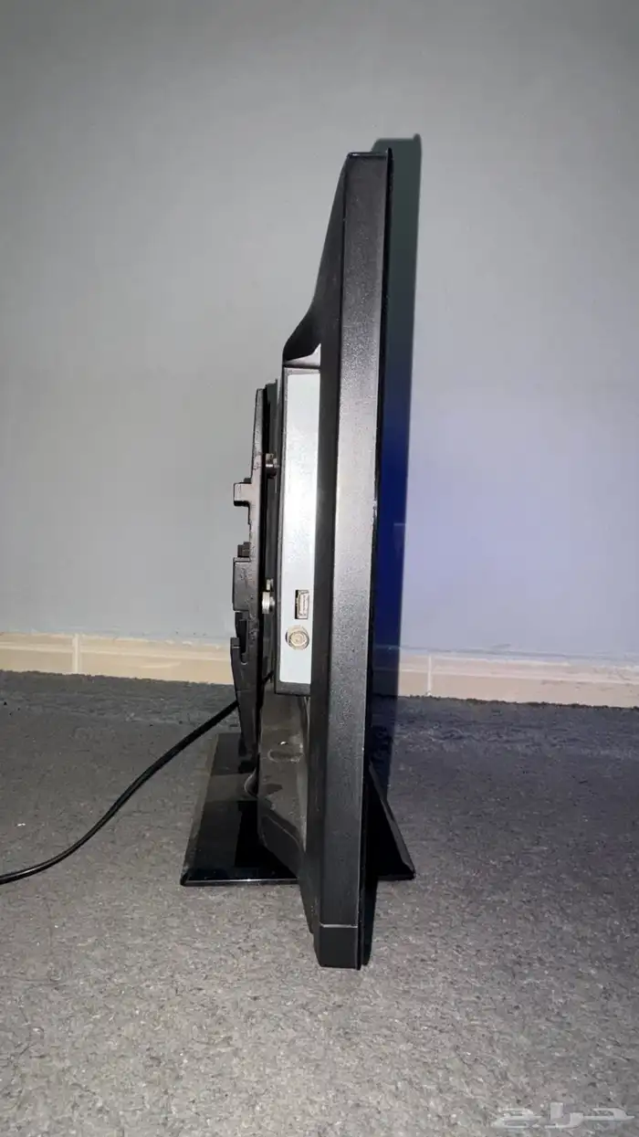 تلفزيون DANSAT التلفزون فخم وشغال ونحيف ومعه ريموته 3