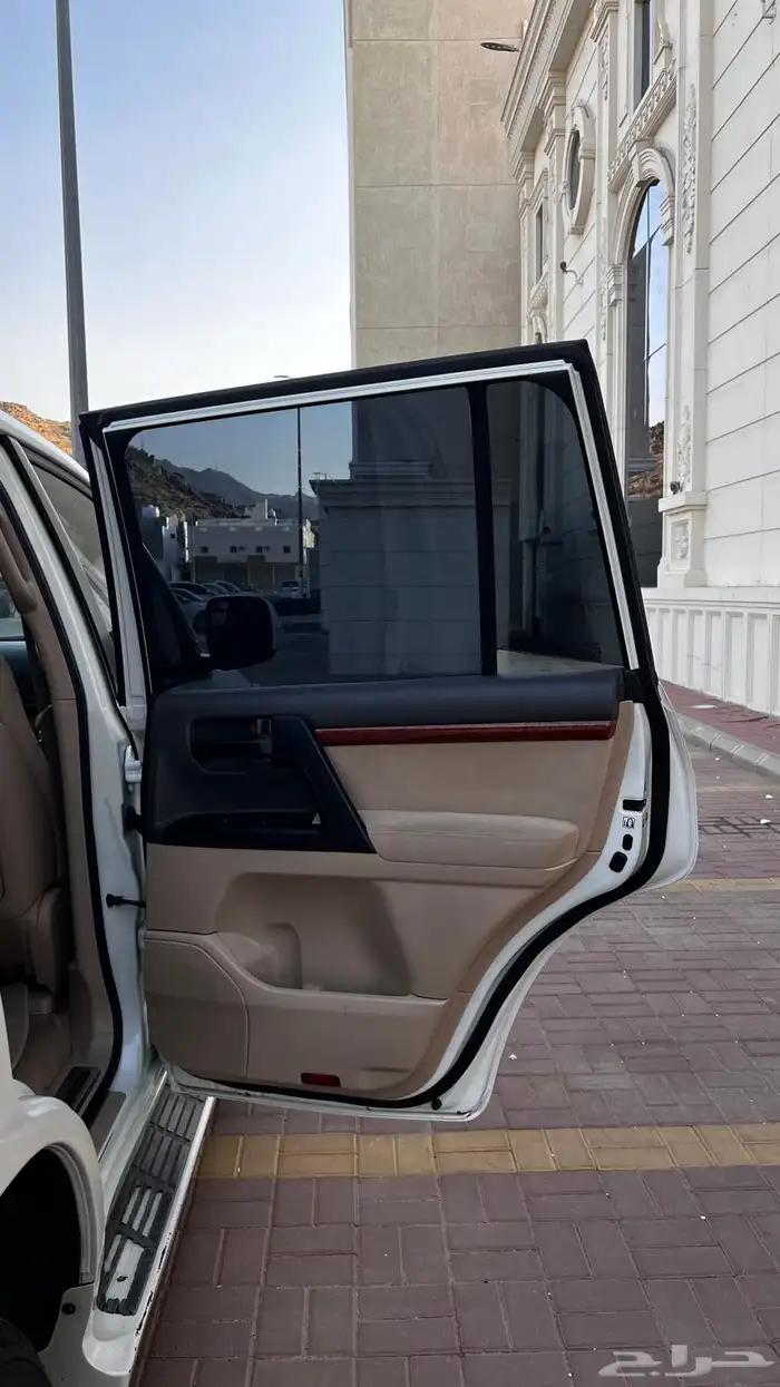 لاندكروزرGxr2013 17