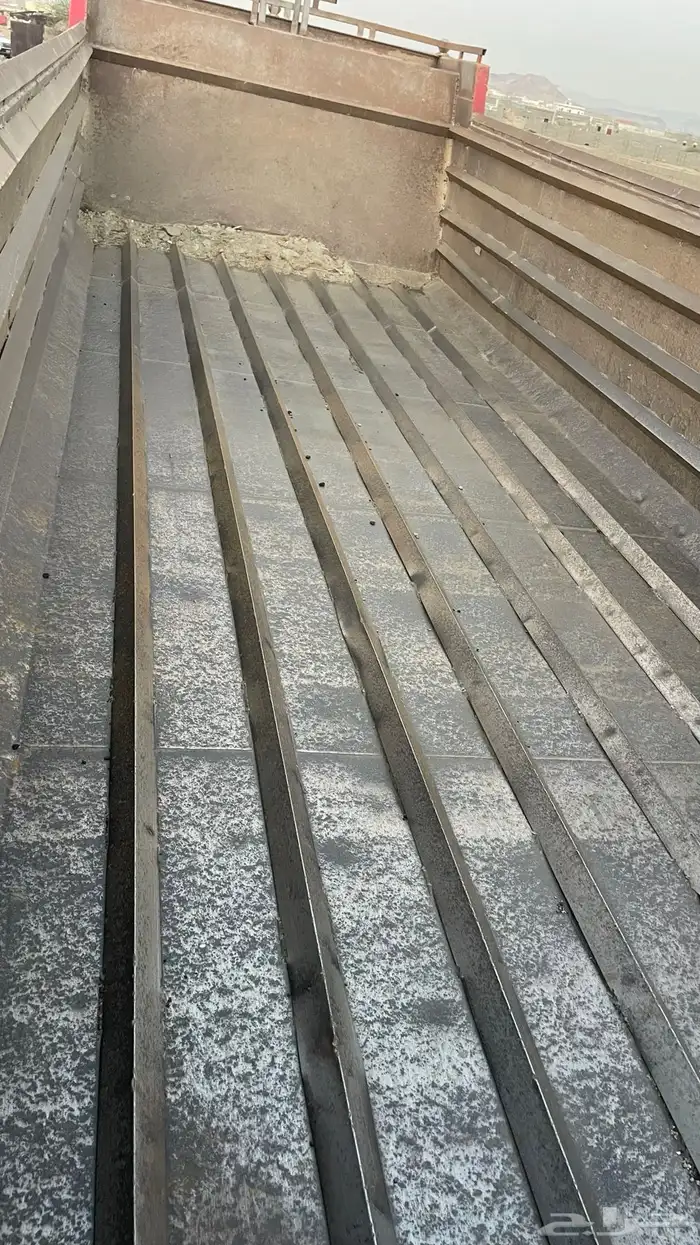 للبيع صندوق قلاب 1