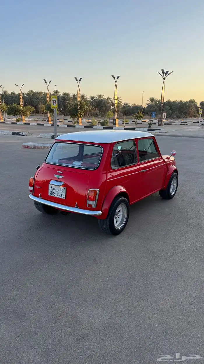 ميني كوبر كلاسيك أحمر مع لوحة مميزة 888 مجدده كامل 3