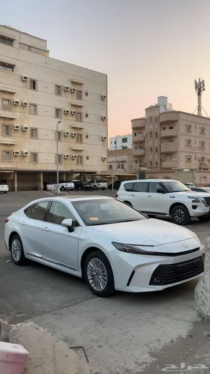 تويوتا كامري 2025 LE بنزين زيرو عبداللطيف جميل 1