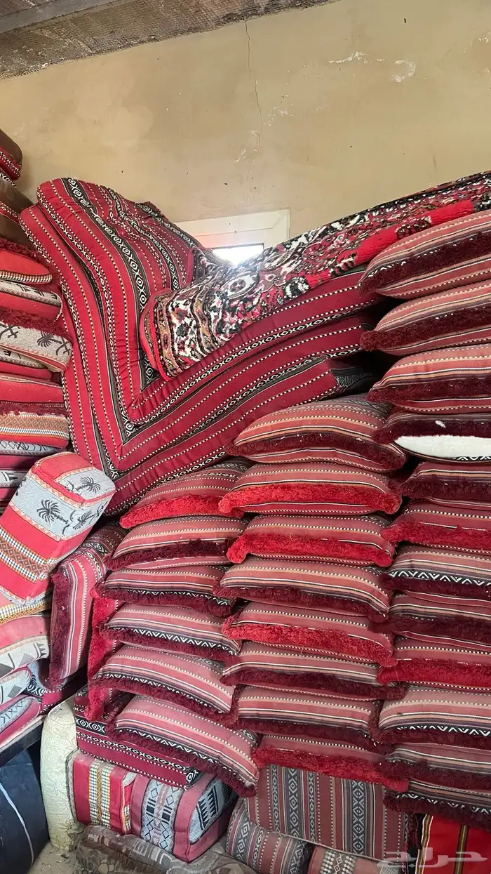 خيام الجزيرة من القاضي مع جلسات وفرشات   مستعملة 6