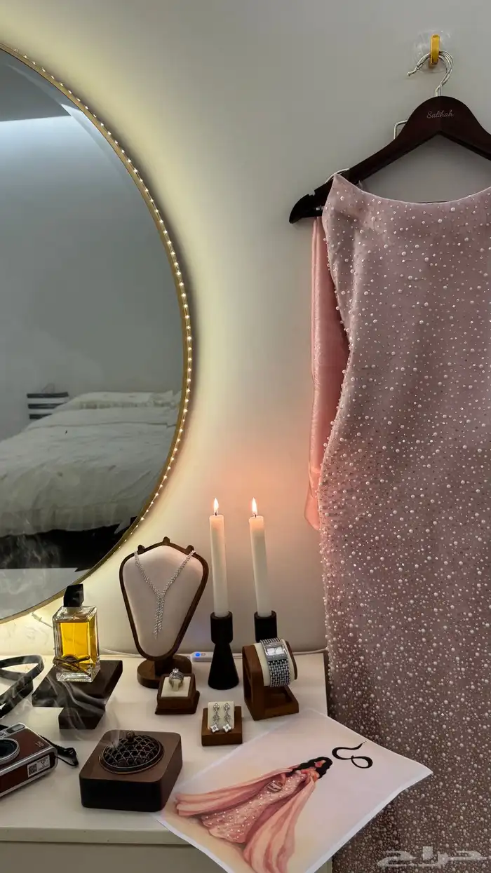 فستان للبيع مع رسمه للموديل هدية 0