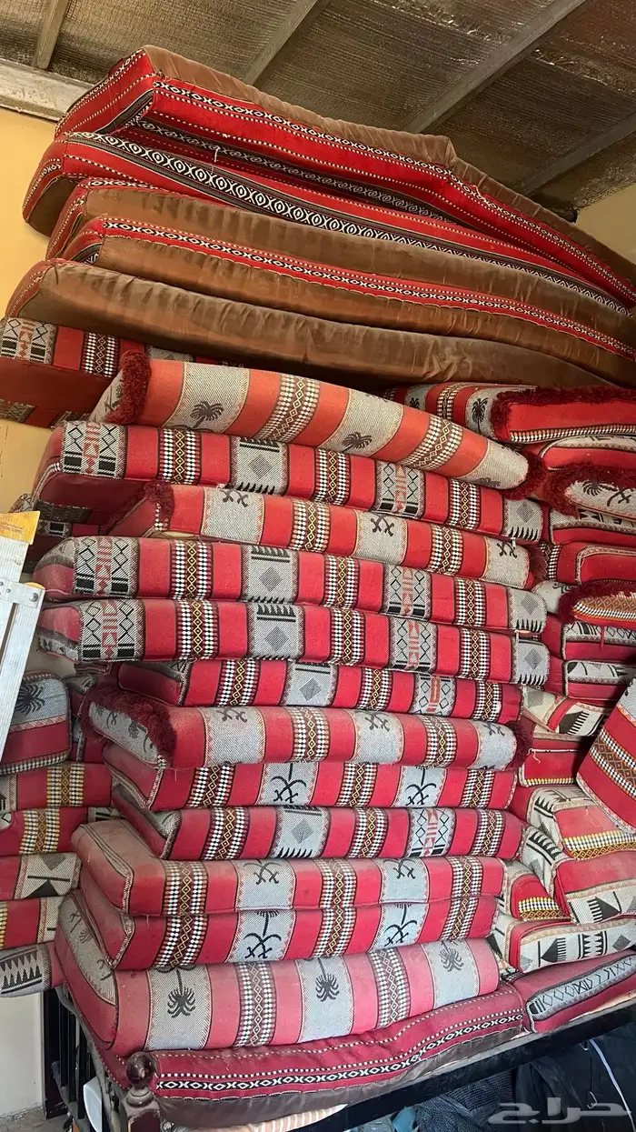 خيام الجزيرة من القاضي مع جلسات وفرشات   مستعملة 8