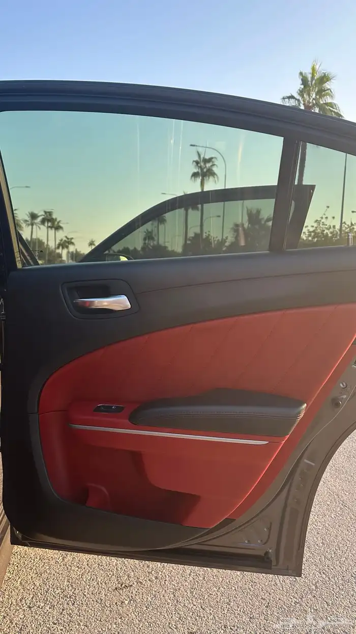 تشارجر SRT سكات باك 2022 26