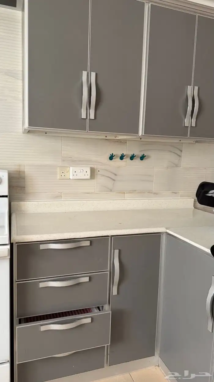 طقم مطبخ رمادي ورخام ابيض 0