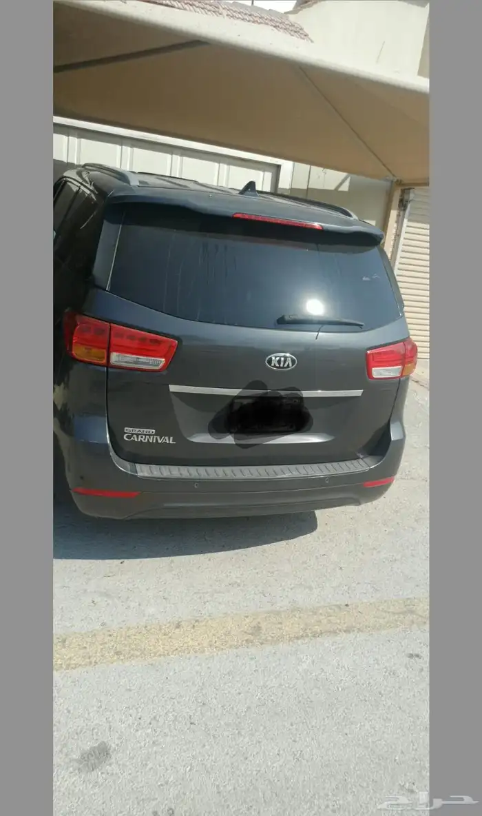 سيارة كيا كرنفال موديل 2016 0