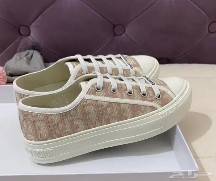 حذاءمار ات  ماتشوفون في الصورة 1