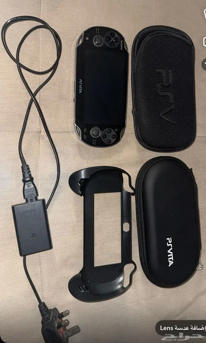 ps vita مهكر ونضيف مع ملحقاته 2