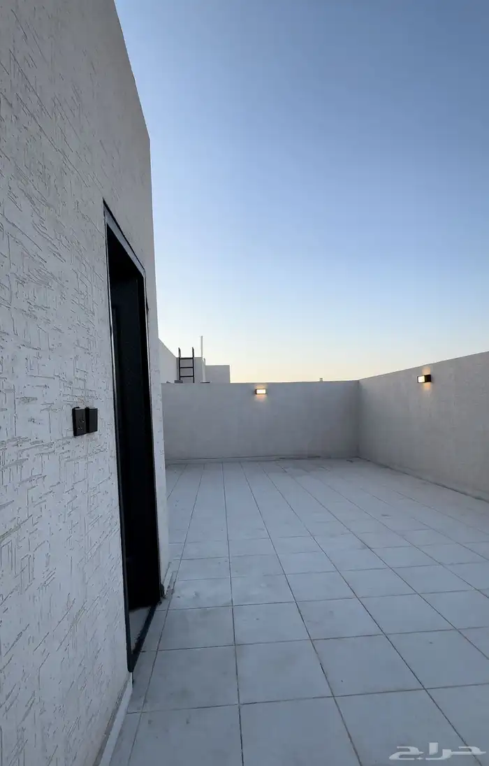 شقق للبيع الرانوناء داخل الحد ب اسطح داخلية خاصة 15