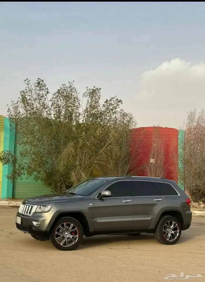 جيب شيروكي قراند 2013 فل كامل نظيف كرت 0