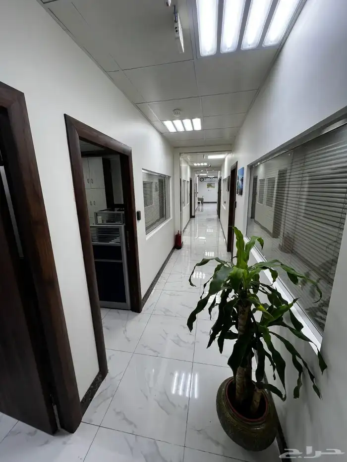 تقبيل ورشة صيانة سيارات مع مغسلة ومكاتب إدارية 4