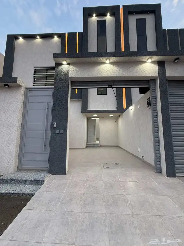 للبيع روف علوي بملحق مع بايكه سياره من 650 الف بشمال الخميس 0