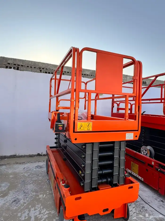 سيزر لفت للايجار scissor lifts All sizes For rent 0