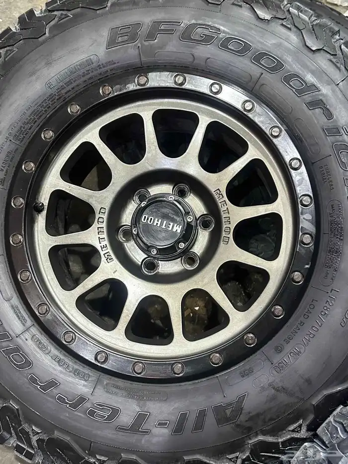 جنوط ميثود فيراني 6 مسمار مع كفرات نص حجري بي اف مقاس 17 26