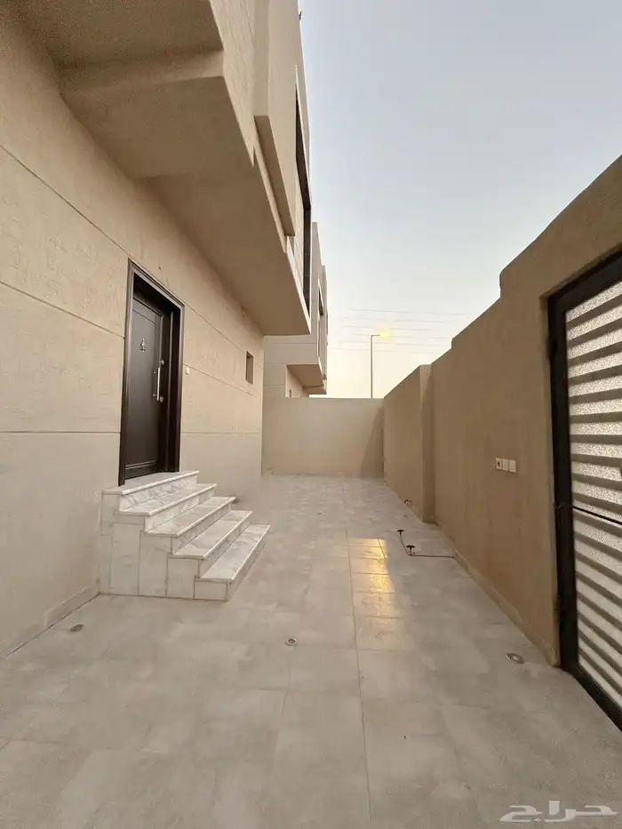 فيلا تمليك للبيع في حي الزهرة بسعر 900 الف 4