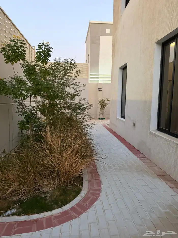 فله للبيع بالجبيل حي المطرفيه من فلل ارامكو مساحة 566 متر 4