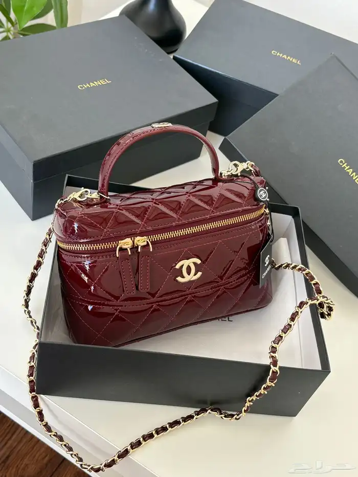 تشكيلتين مختلفه من شنط شانيل شنط الهبه الوان شتويه180 0