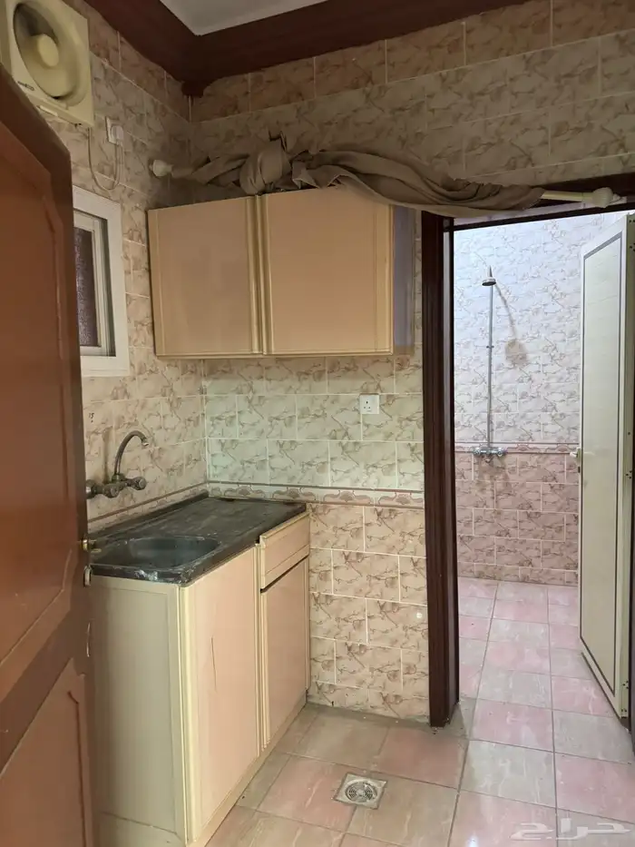 شقق وعمارة للإيجار في المخواة المثلث 7