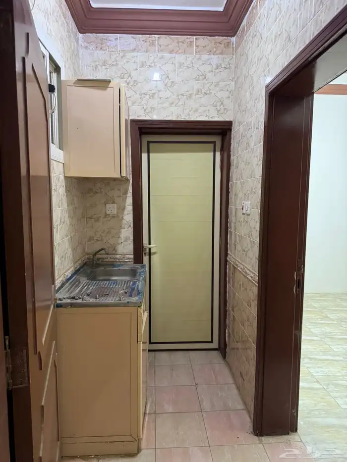 شقق وعمارة للإيجار في المخواة المثلث 5