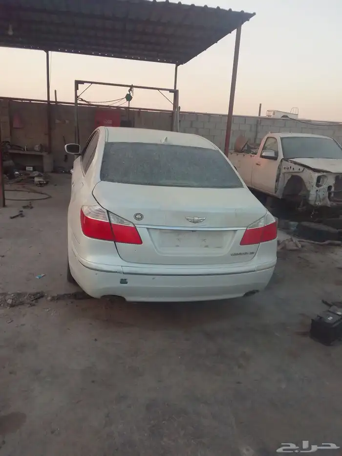 قطع غيار جنسس 2011 تشاليح الدمام 0