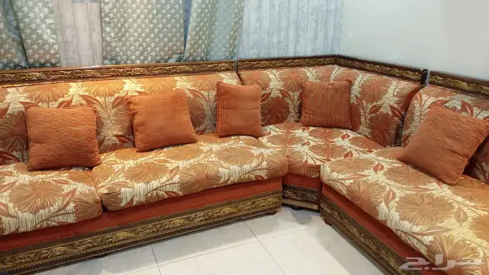 طقم كنب وطاولة كراسي 1