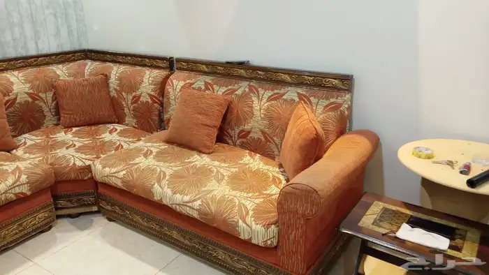 طقم كنب وطاولة كراسي 0