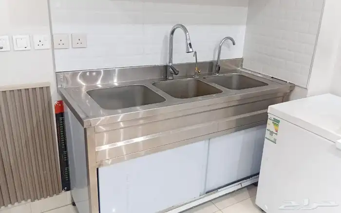 محل عصيرات للتقبيل لعدم وجود عمالة 3