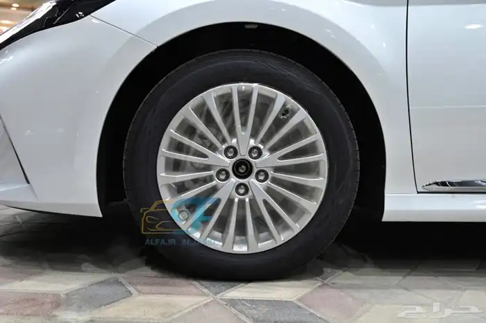 تويوتا كامري LE 2025 4