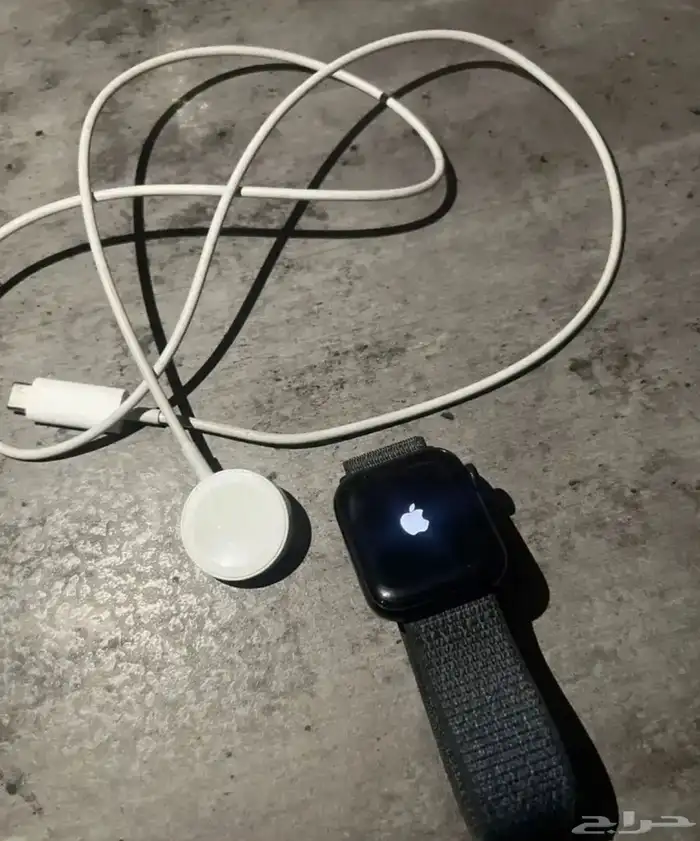 ساعة ابل من جرير 0