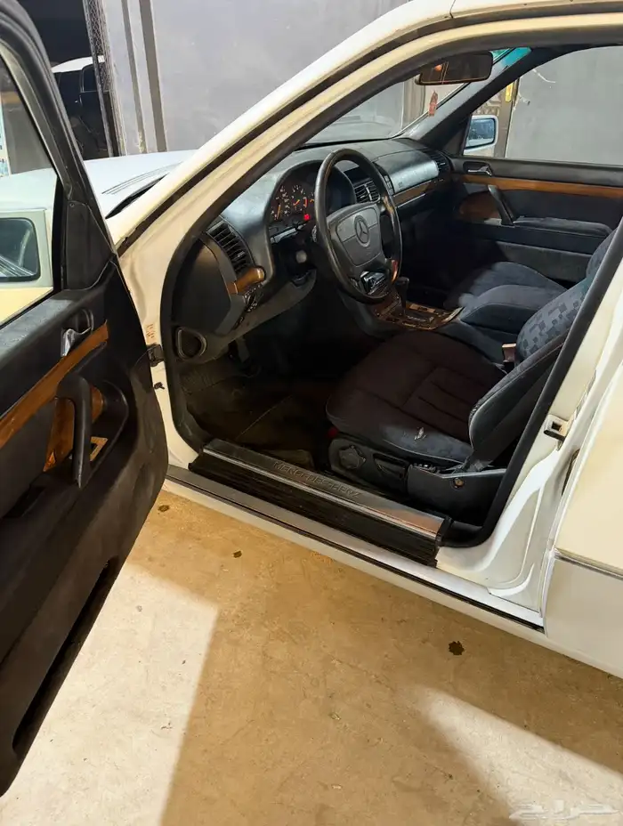 شبح 300 مرسيدس 1992 مخزن 5