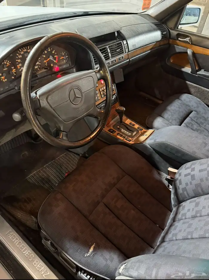 شبح 300 مرسيدس 1992 مخزن 6