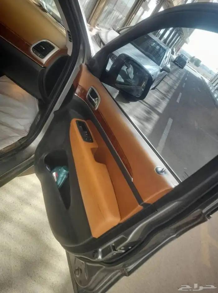 جيب جراند شيروكي 9