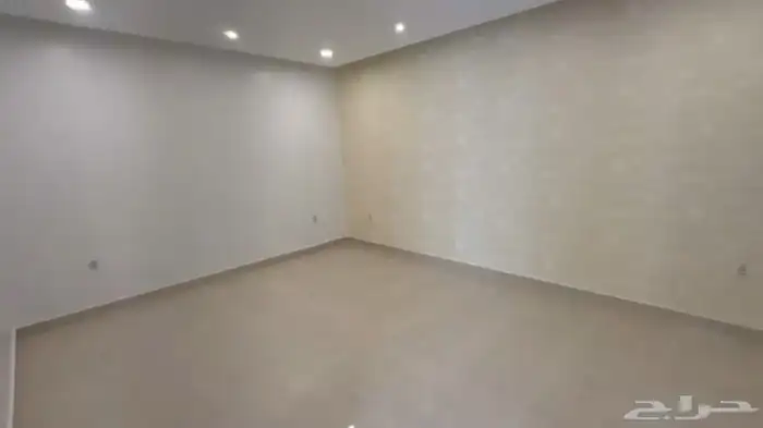 فيلا روف للبيع حي المطار 19