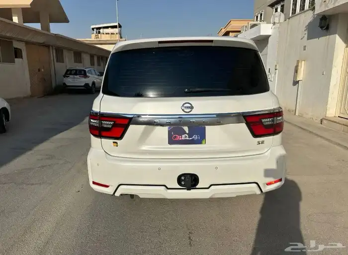 باترول 2020 SE   أبيض 5