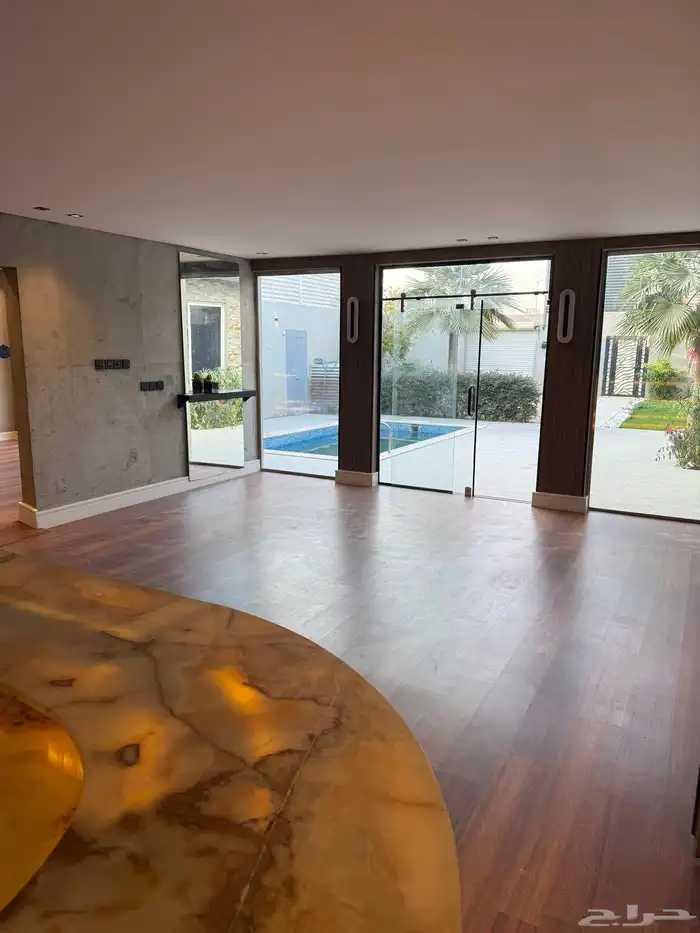 استراحه للايجار السنوي المساحه 450م شارع 30 شمالي 0